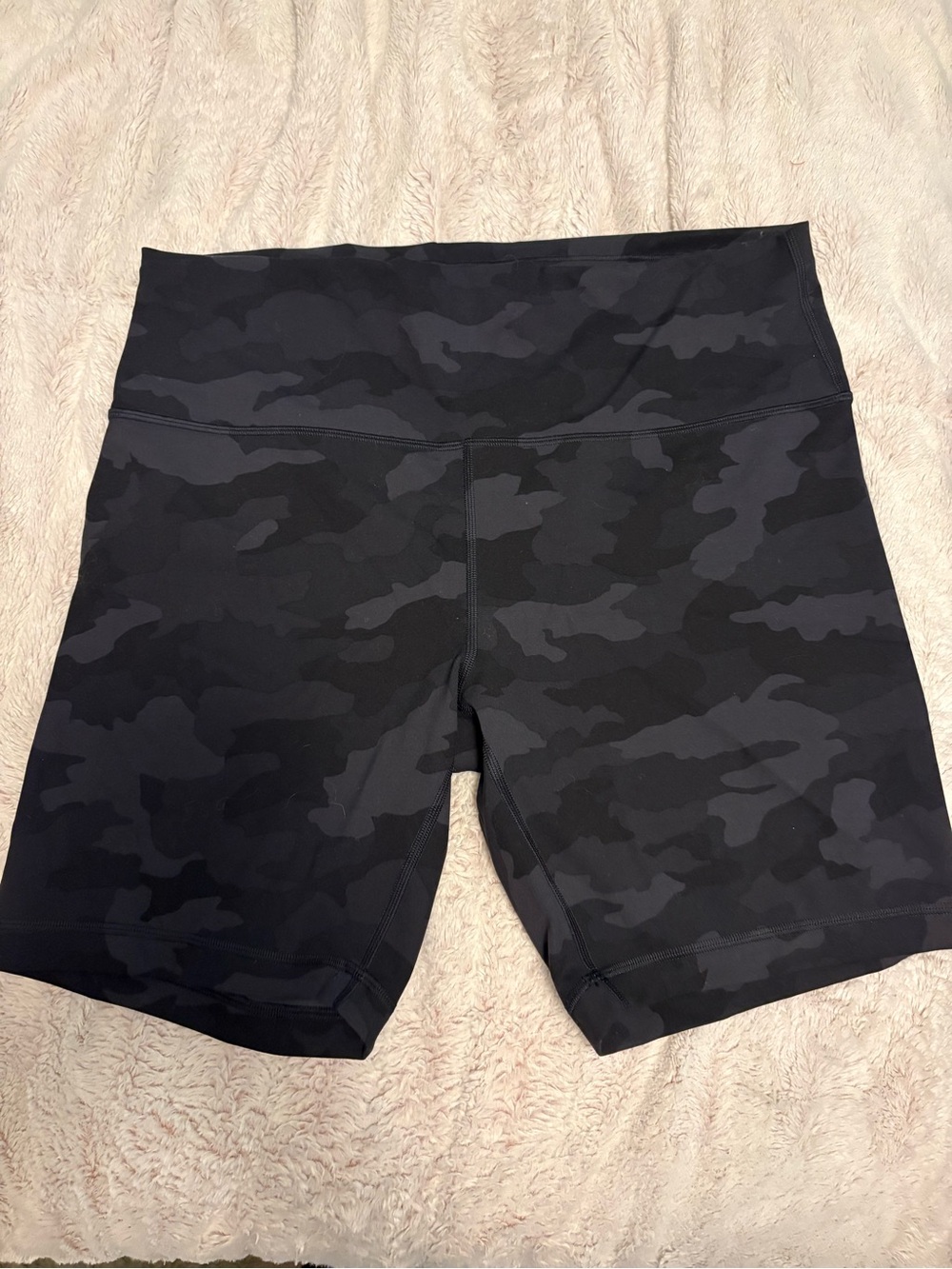 Lululemon Wunder Train High Rise Short